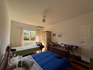 Image 33 - 732034