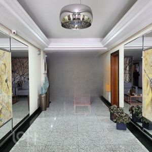 Image 19 - 732052