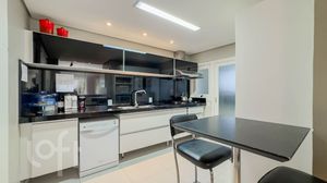 Image 10 - 732287