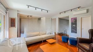 Image 4 - 732287