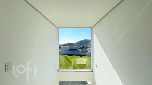 Image 34 - 732928