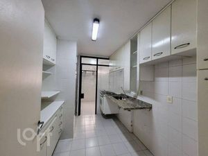 Image 21 - 733000