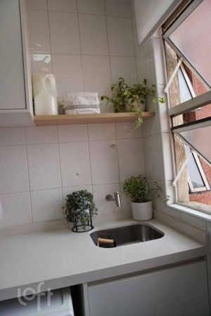 Image 9 - 733998
