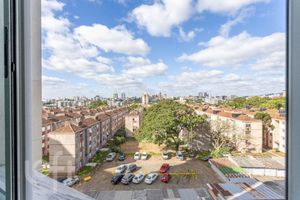 Image 9 - 735086