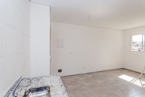 Image 9 - 735101