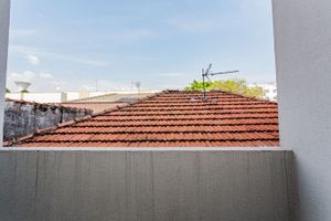Image 18 - 735106