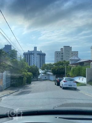 Image 21 - 735111