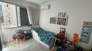Image 4 - 735301