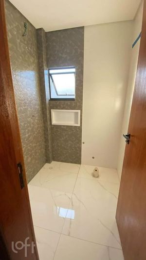 Image 8 - 735596