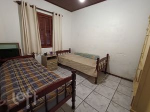 Image 19 - 736037