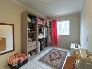 Image 14 - 736042