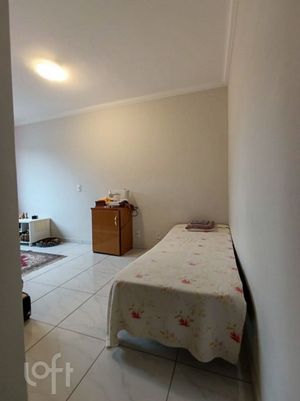 Image 19 - 736042