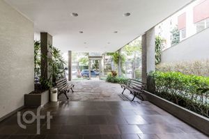 Image 30 - 736185