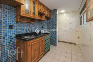 Image 9 - 736212