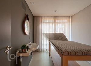 Image 33 - 736545