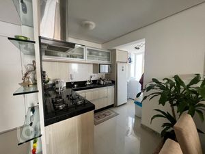 Image 17 - 736578
