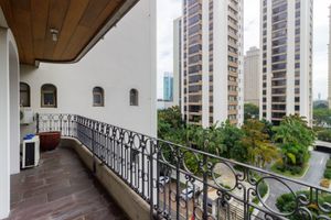 Image 29 - 736740