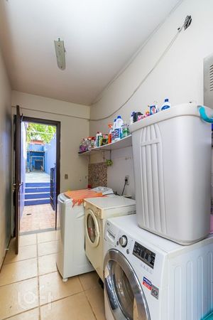 Image 32 - 736752
