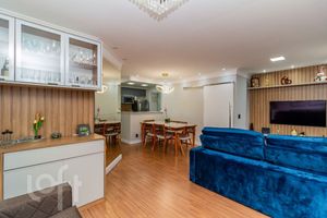 Image 1 - 736758