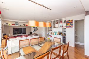 Image 11 - 736771
