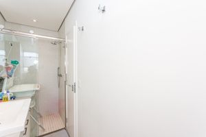 Image 32 - 736771