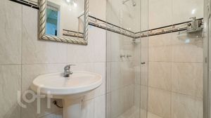 Image 30 - 736945
