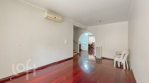 Image 20 - 736945