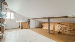 Image 33 - 736945