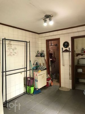 Image 19 - 736987