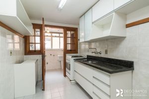 Image 9 - 737