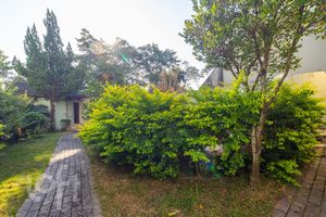 Image 7 - 737079