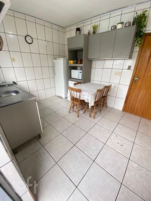 Image 30 - 737089
