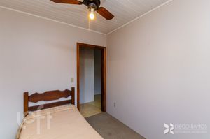Image 33 - 737112