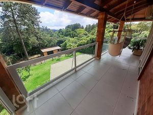 Image 23 - 737114