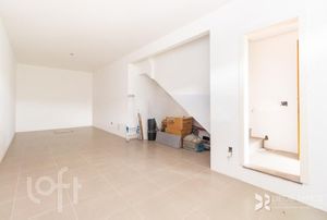 Image 33 - 737127