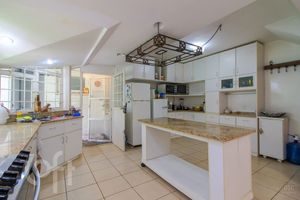 Image 38 - 737147