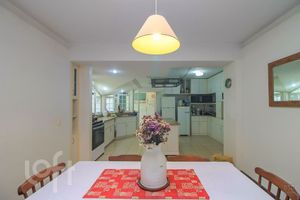 Image 36 - 737147