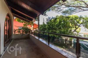 Image 33 - 737148