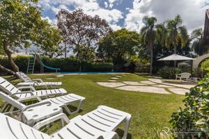 Image 37 - 737148