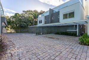 Image 50 - 737162