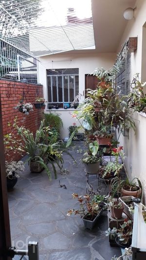 Image 6 - 737235
