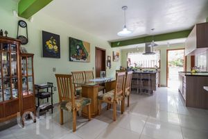 Image 6 - 737241
