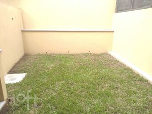 Image 11 - 737249