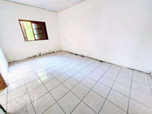 Image 20 - 737251