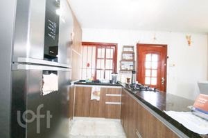 Image 32 - 737255