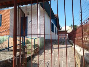Image 21 - 737261