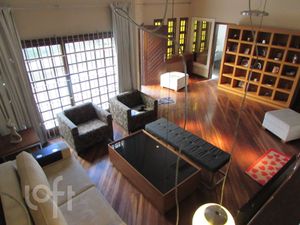 Image 17 - 737304