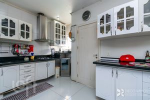 Image 15 - 737344