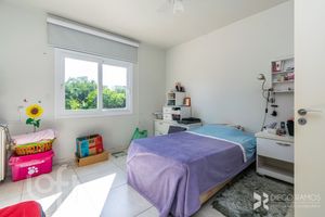 Image 4 - 737344