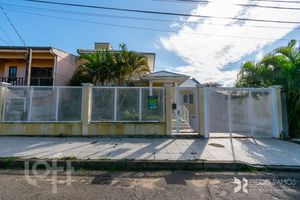 Image 31 - 737344